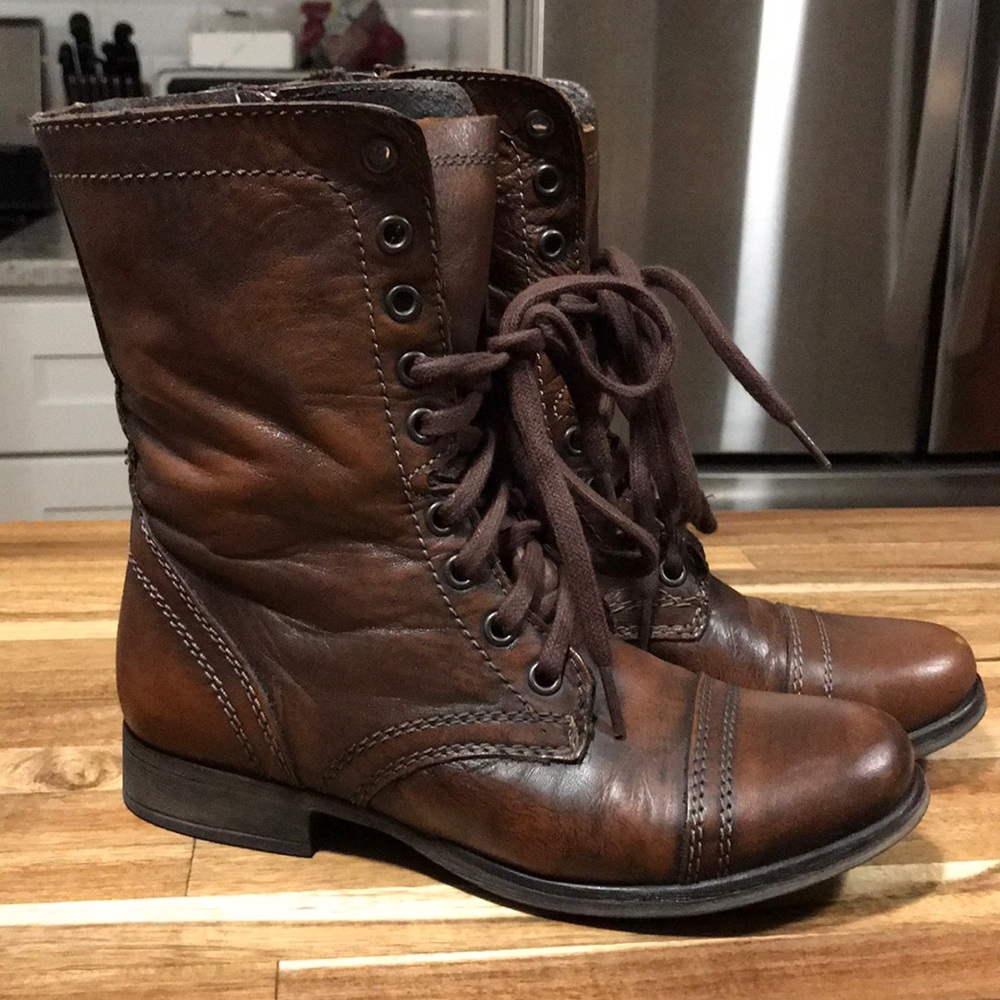 Steve Madden size 6 combat/riding boots.